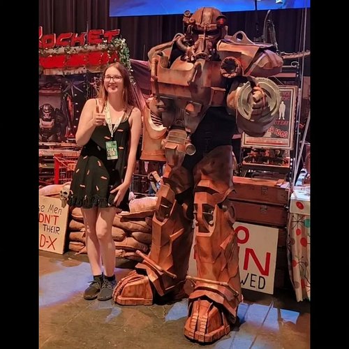 I'm going live from GCX 2026!
Starting soon on YouTube. 💖

#fallout #eso #gcx2026
