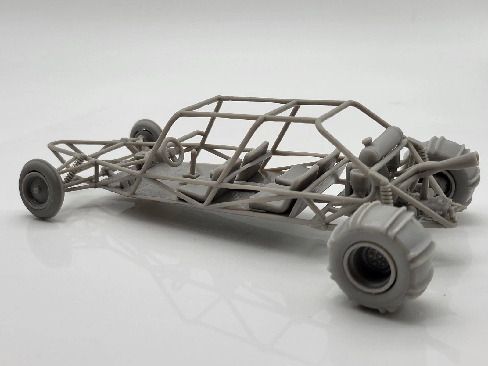 Four-seater Old School Dune Buggy Fully Detailed 1/25 Scale Model Kit product image (3)