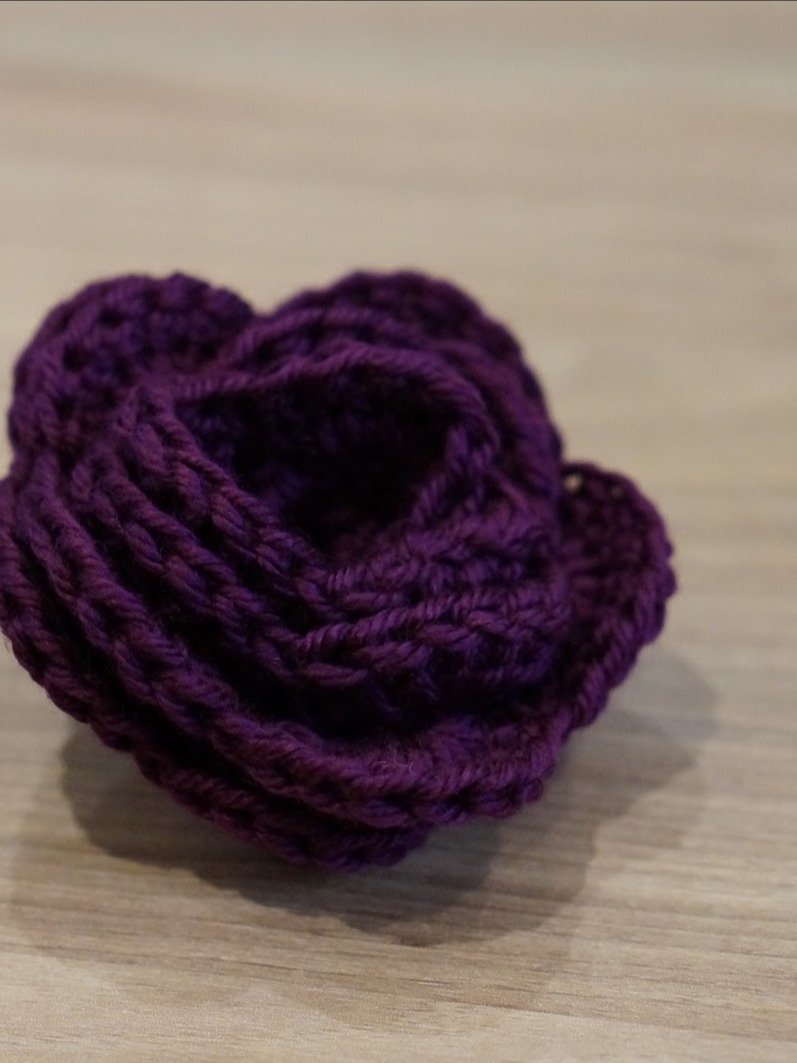 Crochet rose pattern product image (1)