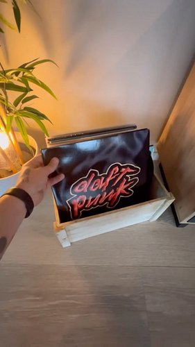 It’s not the sound, it’s the feel! 

#vinyl #vinylplayer #housemusic #hiphop #nowplaying
