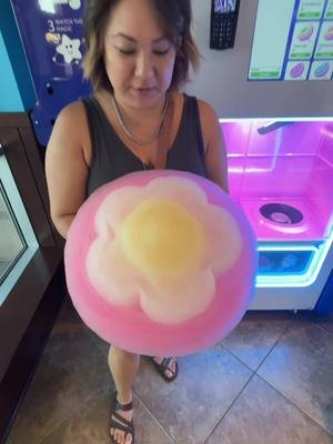 Trying something sweet @Dave & Buster's​⁠​⁠! Have you ever tried this #cottoncandy before? 
