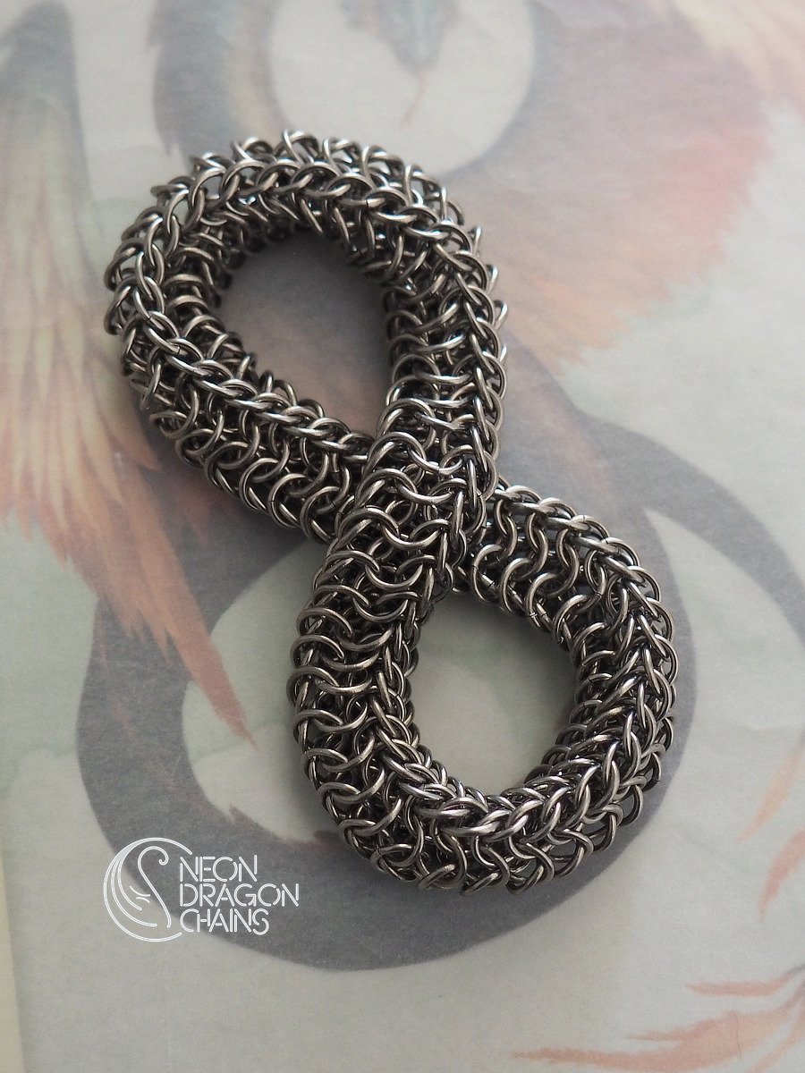 Mobius Fidget Toy / Titanium product image (1)