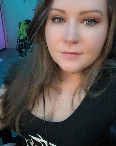 Loving every minute of it.
#twitchstreamer #hello #gamergirls #callofduty