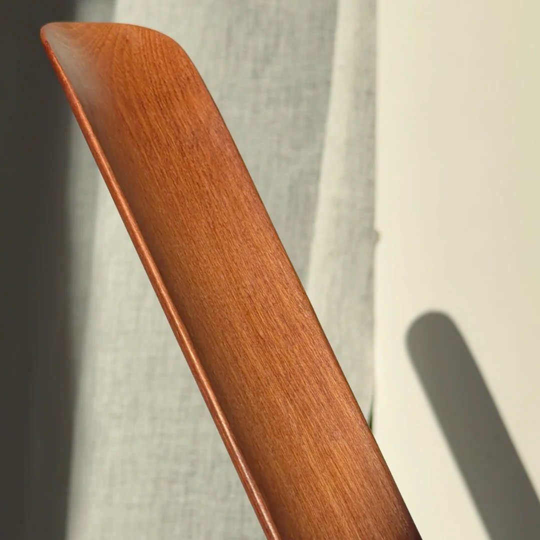 Minimalist Magnetic Shoehorn with Wall Mount product image (8)
