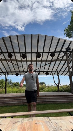 @sunbyrd_ spelar i @sillegarden ikväll! Med tanke på stormen som kommer håller vi konserten inomhus i danshallen. Kom gärna t...