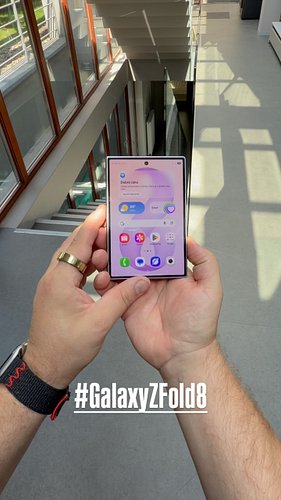 Nový #GalaxyZFold8 je oficiálně venku. Co říkáte na tenhle formát ohebné skládačky? 😉 #GalaxyUnpacked @samsungczsk