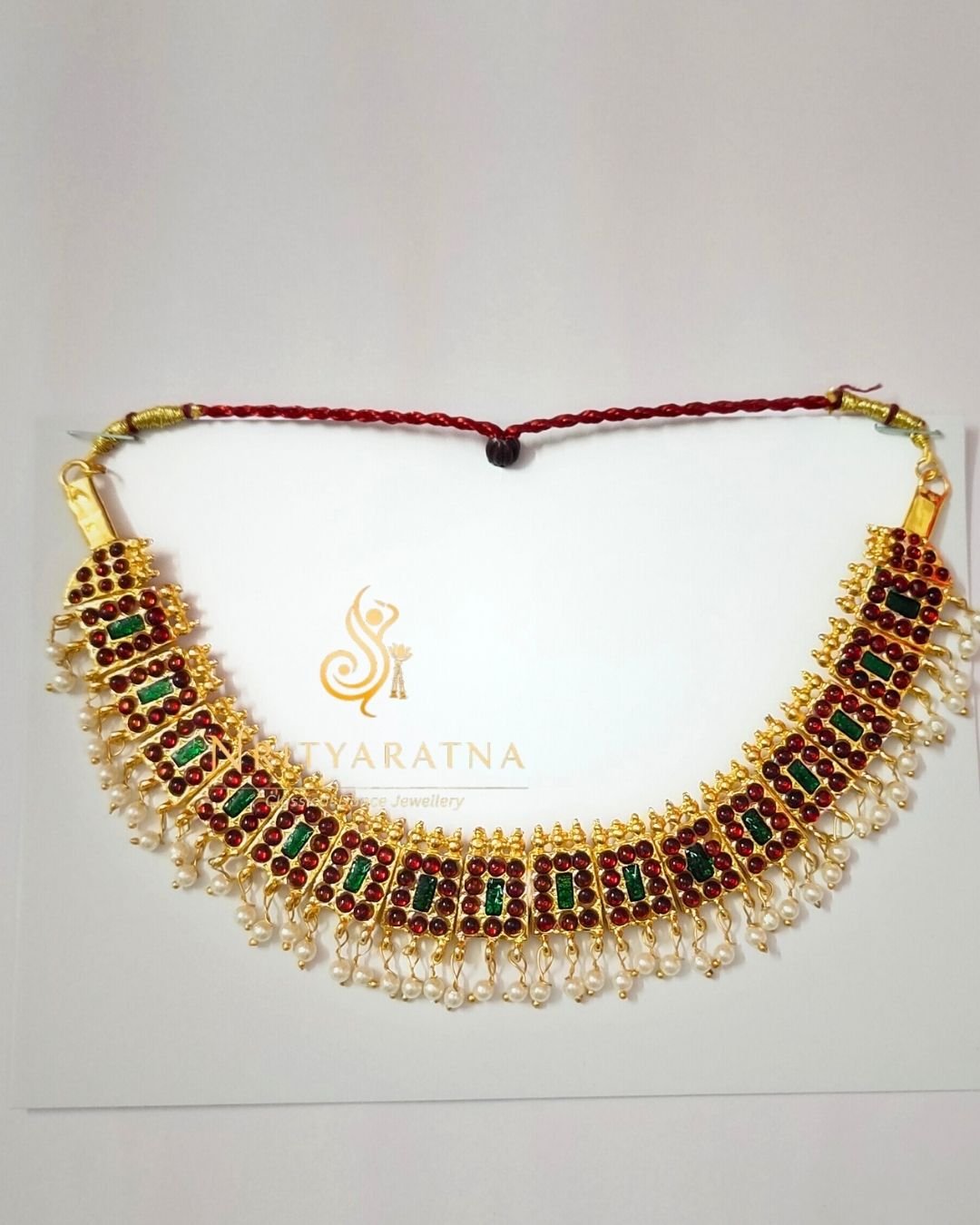 Kemp stone and Moti- Short Necklace product image (1)