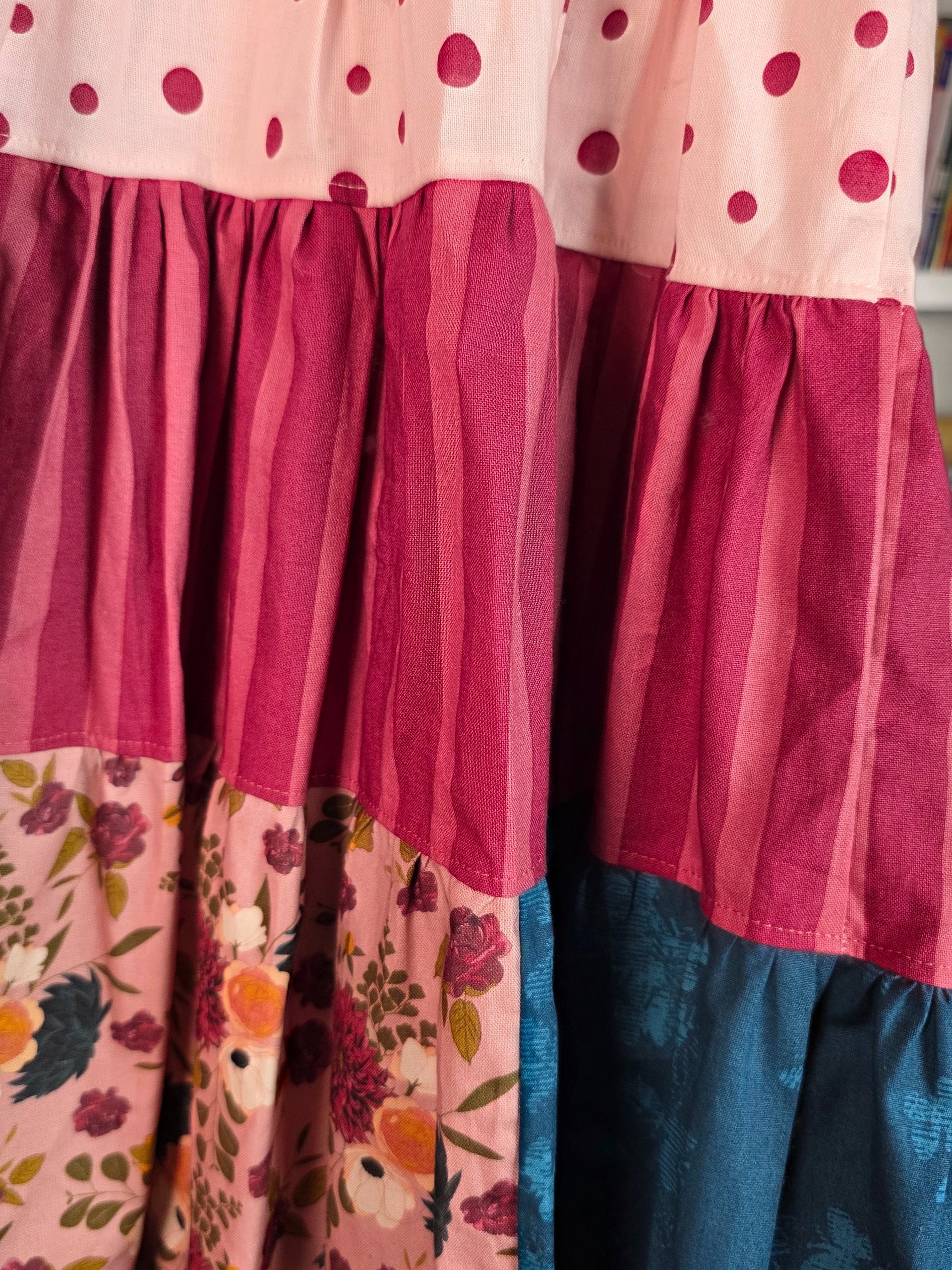 KPEA - Size 6 - GENTLY USED - Fall 3 panel dress product image (8)