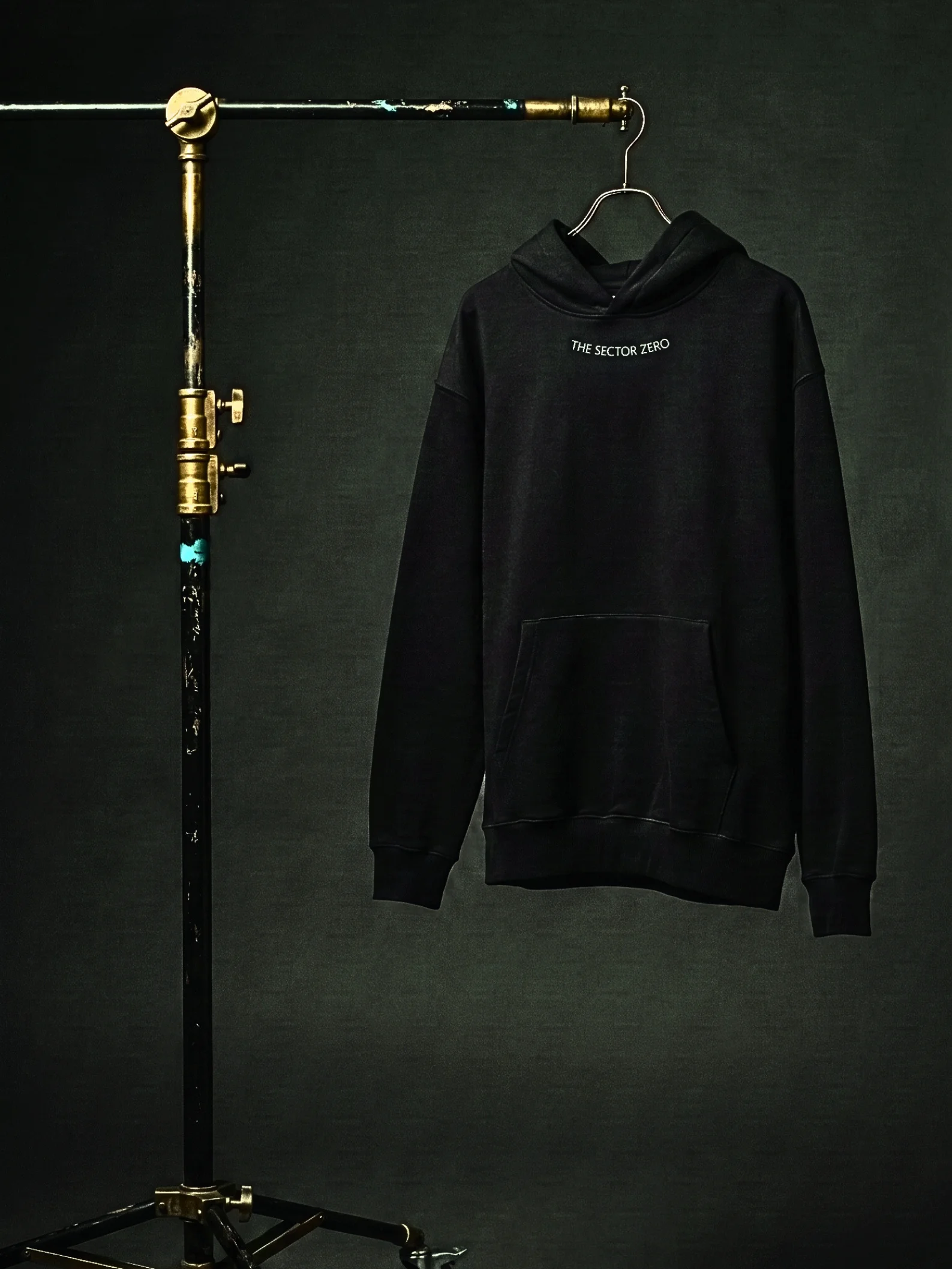 THE ATHLETE HEAVYWEIGHT HOODIE product image (2)