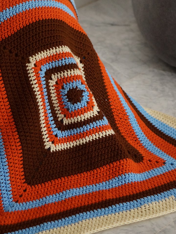 Solid granny square blanket pdf pattern product image (1)