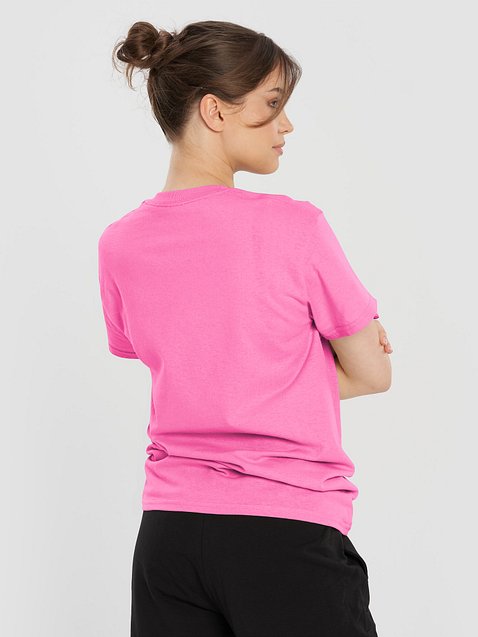 Photo showing Gildan Heavyweight T-Shirt