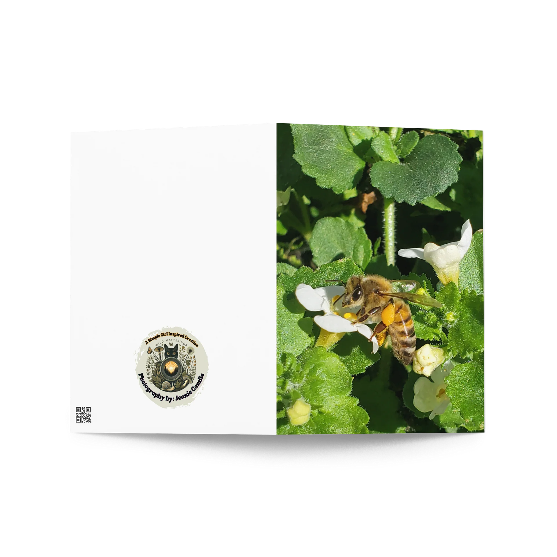 Fetching Pollen Bee Greeting Card product image (2)