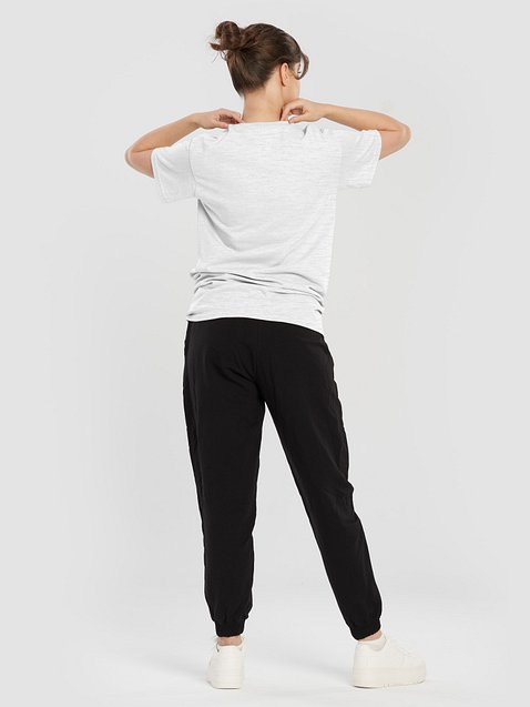 Photo showing Gildan Heavyweight T-Shirt