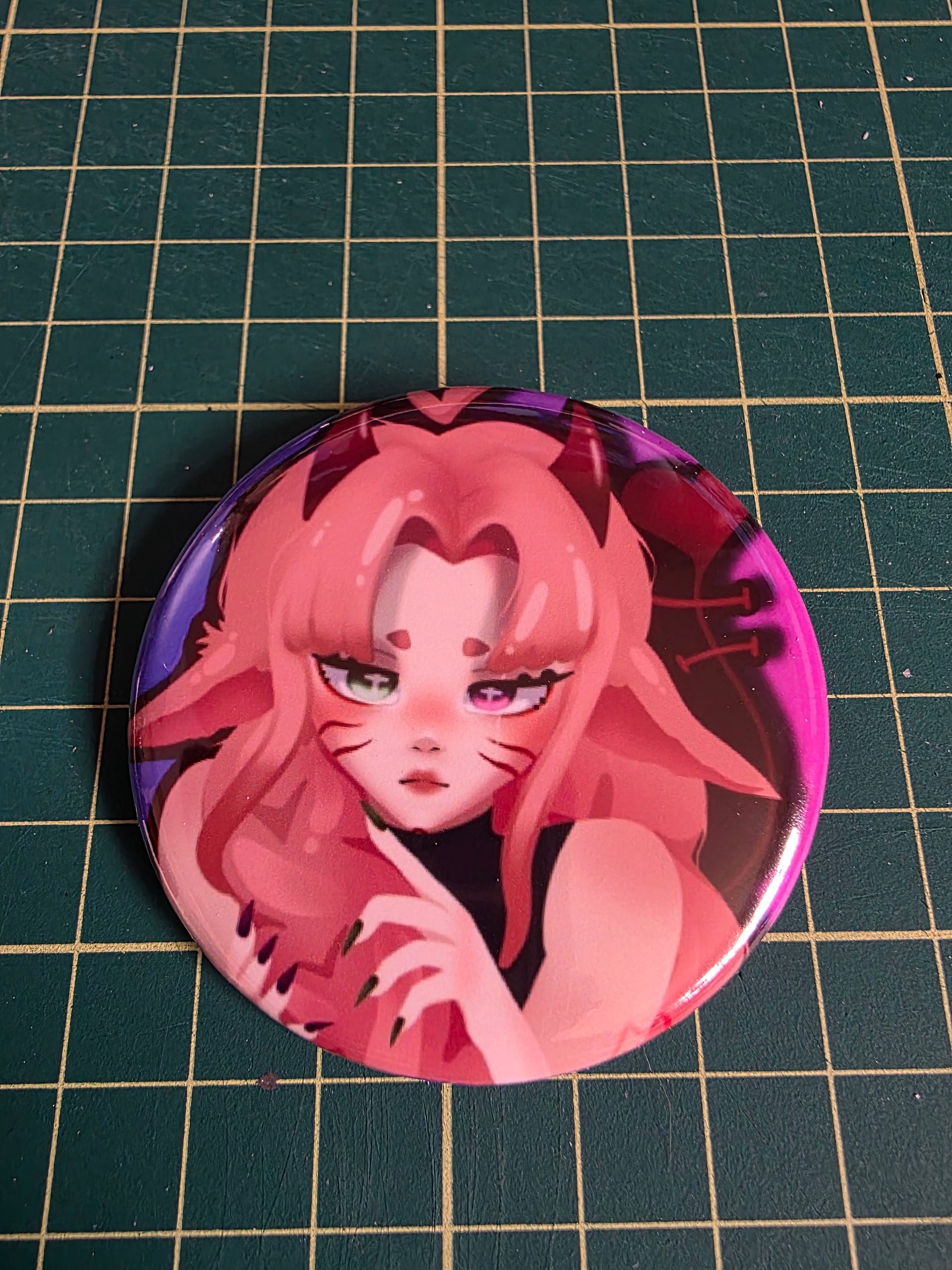 Aka 1 - Button product image (1)