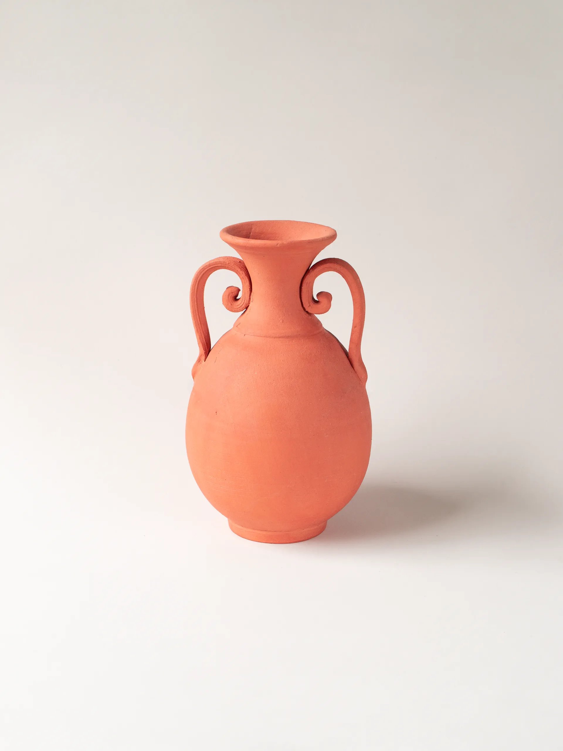 Curved Amphora product image (1)