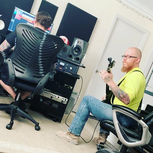 Guitars for some new diM. tracks have begun with @funkyjellydrew at Funky Jelly Studios!! #downpickfordick #eatabag #dim #dea...
