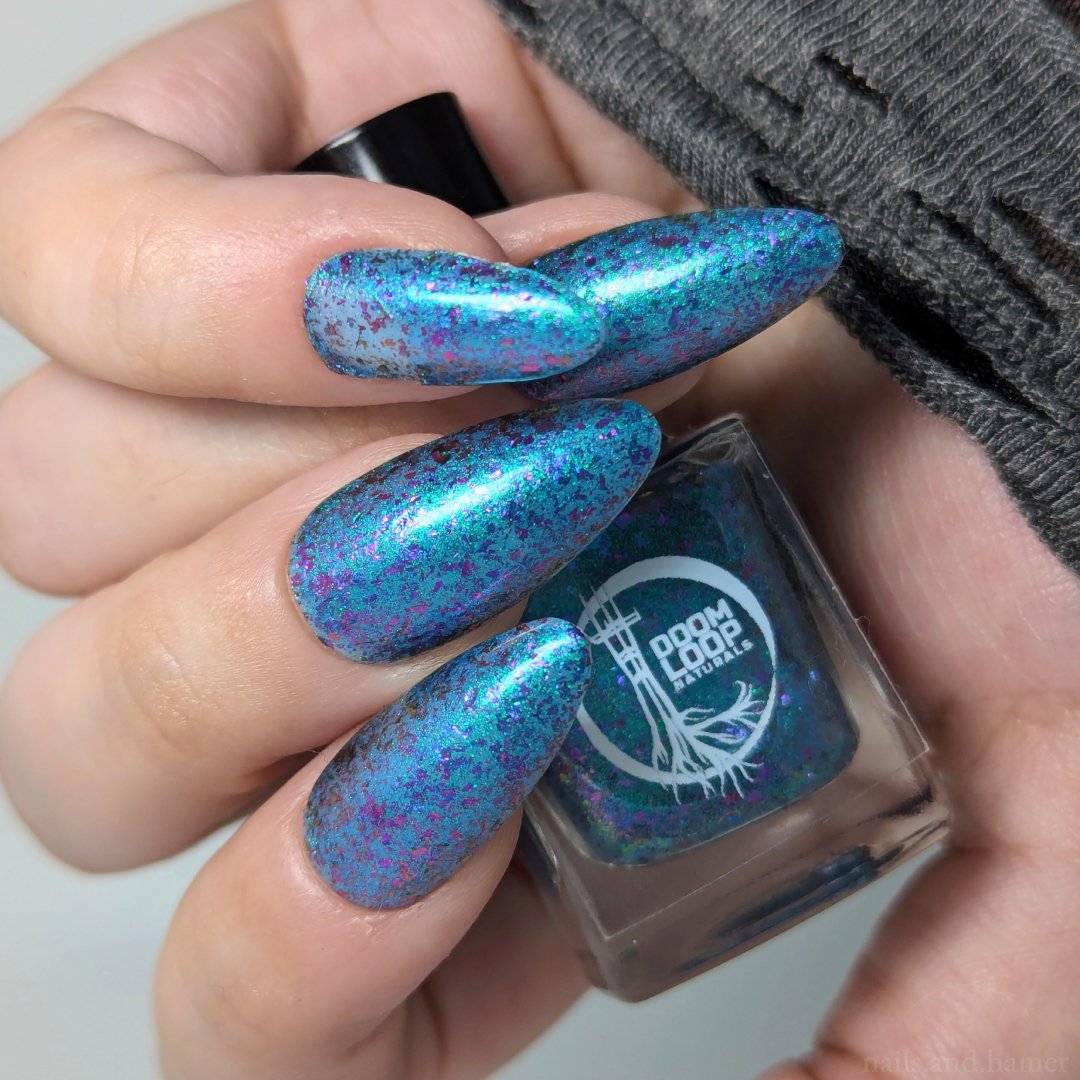 PRESTIDIGITATION - Metallic Teal and Shifting Violet-Blue-Pink Flakes Nail Polish product image (3)