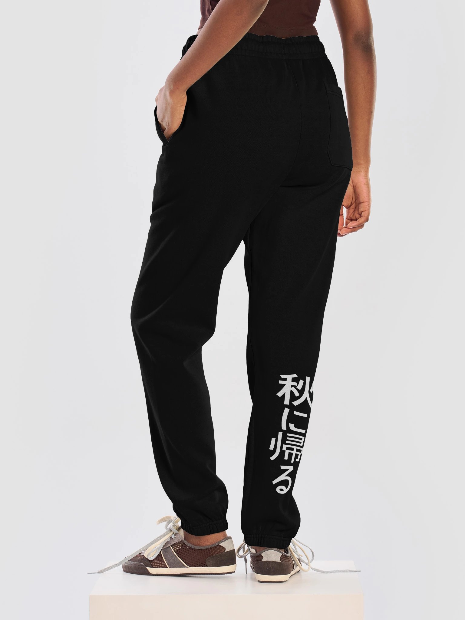 秋に帰る Return to Autumn Sweatpants (Blue Edition) product image (10)