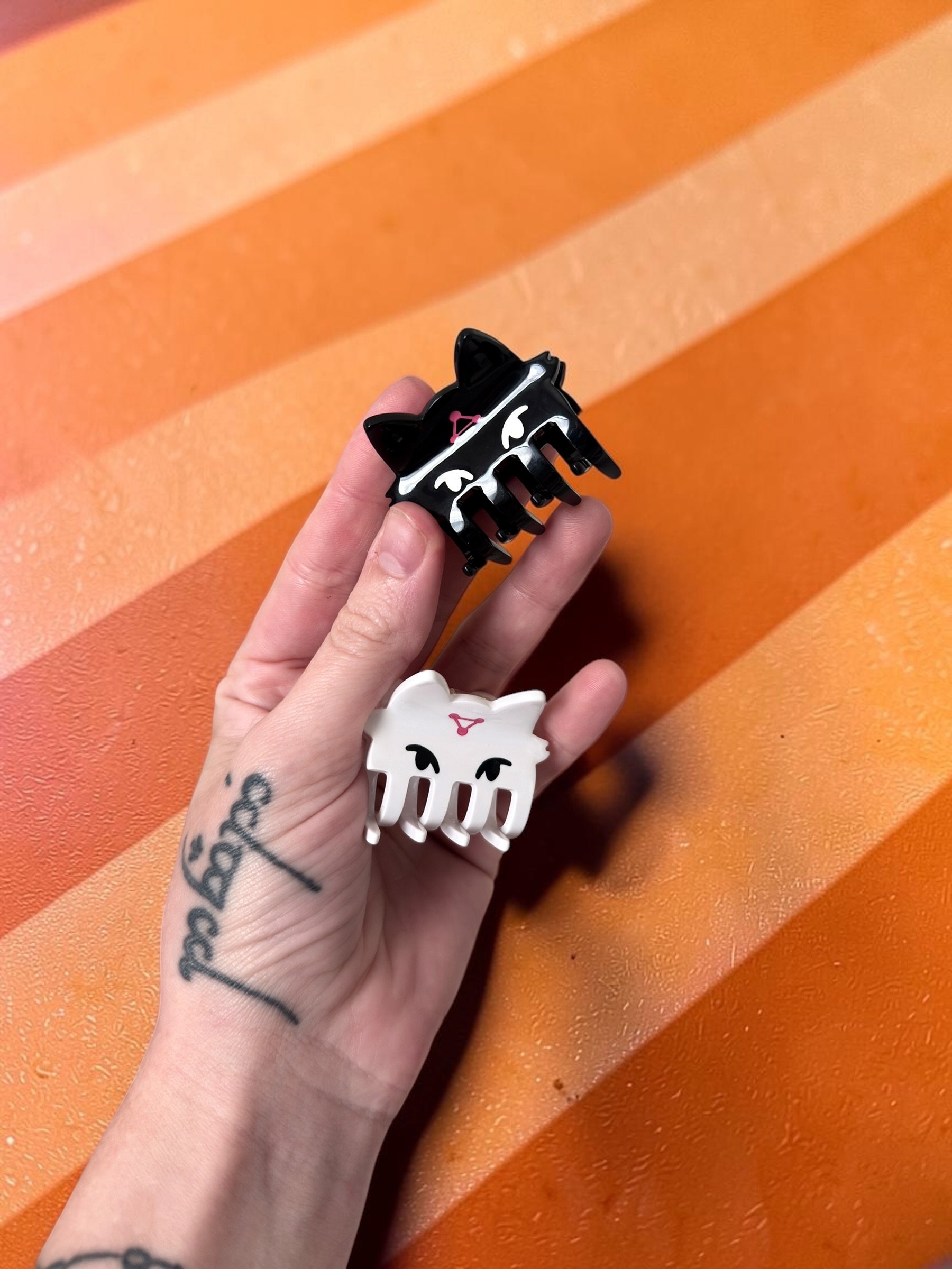 DEMON DOGS MINI HAIR CLAWS product image (2)