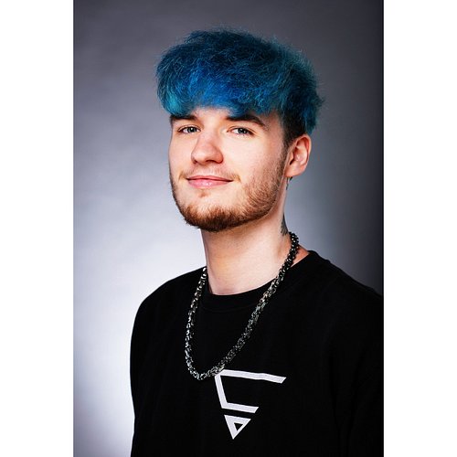 Euer Lieblings Schlubbelmann lächelt euch seltener Weise mal an. 😙