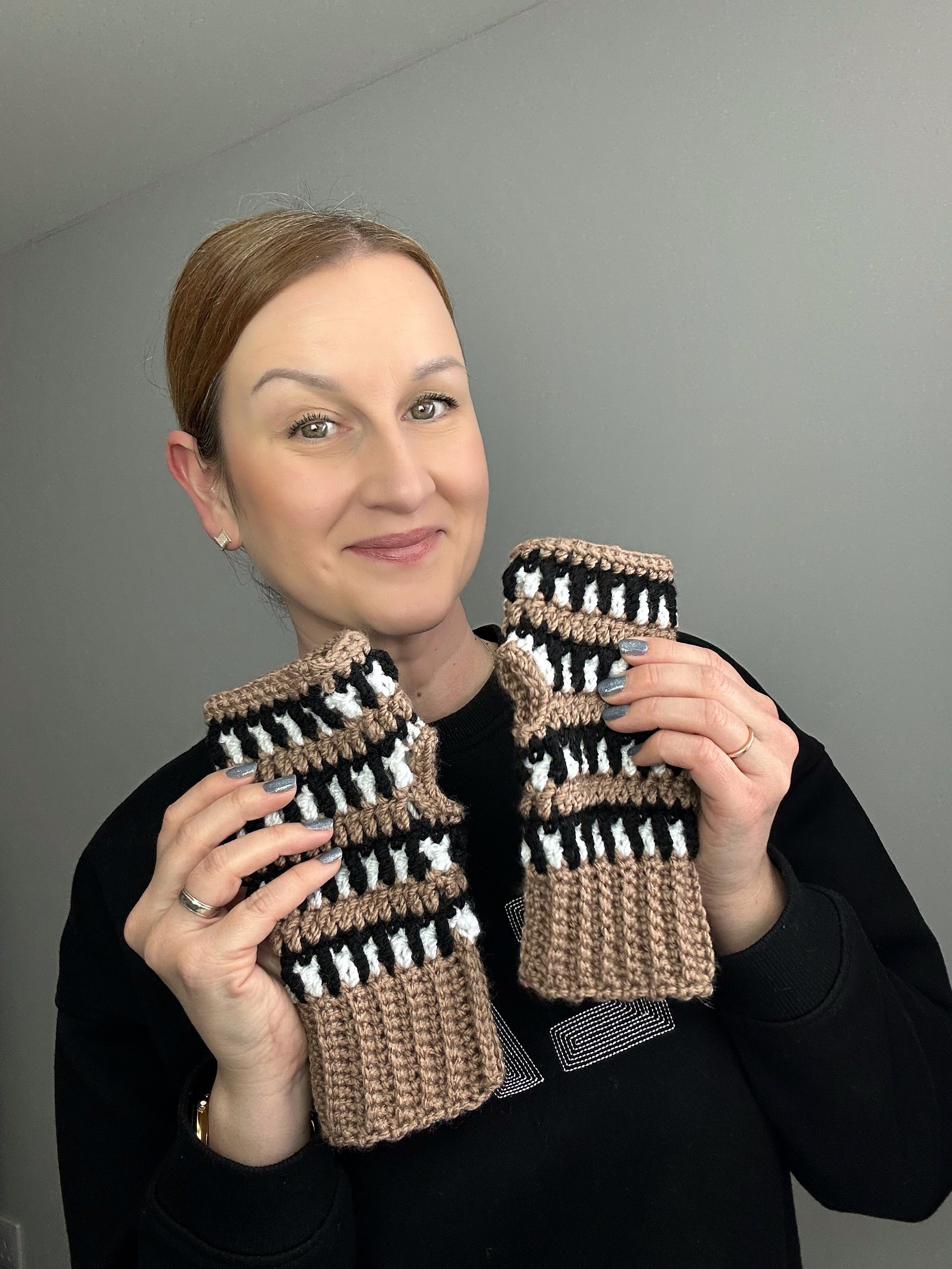 Interlocking Crochet Fingerless Gloves PDF Crochet Pattern product image (6)