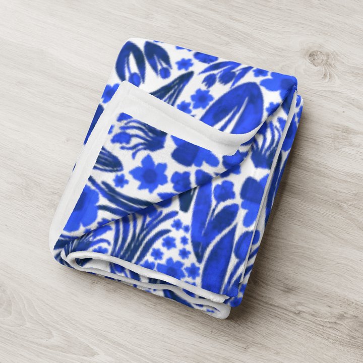 Spring Garden in Royal Blue on White – Elegant Floral Throw Blanket product image (1)