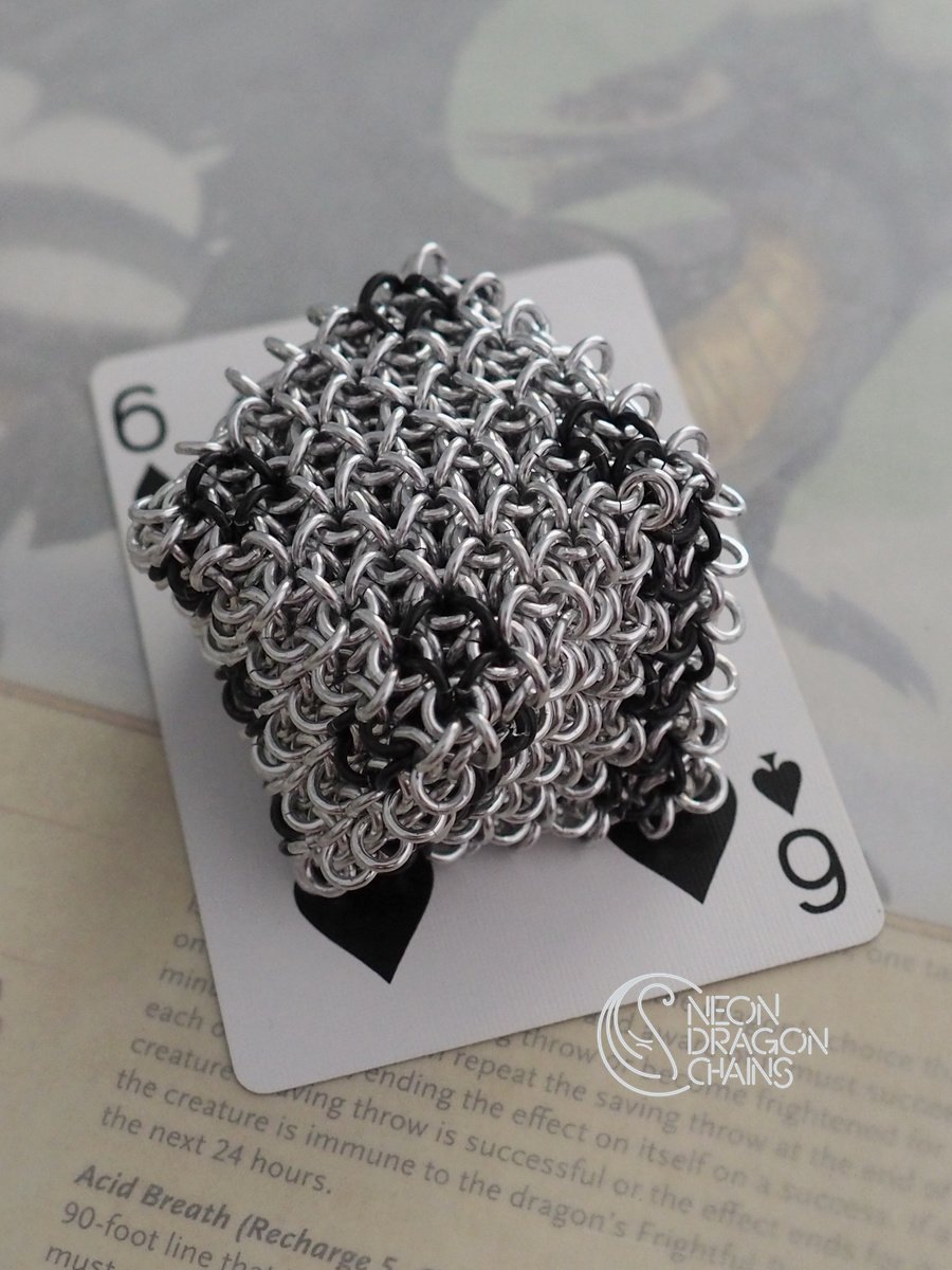 Chainmaille Jelly Cube Dice / Aluminum Version product image (4)