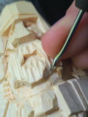 Dwarf Beard Texturing, How to style a Dwarfs beards so he always gets the ladies and a mug of ale on the house!! 😆 🤣  #woodcarving #whittling #stepbystep #fantasyartwork #fantasyartist 