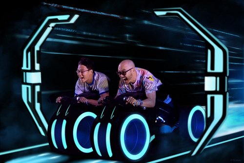 I hate roller coasters. But when my nephew @jameez_264 suggested the TRON Lightcycle Run, how could I refuse? Distorted 303 b...