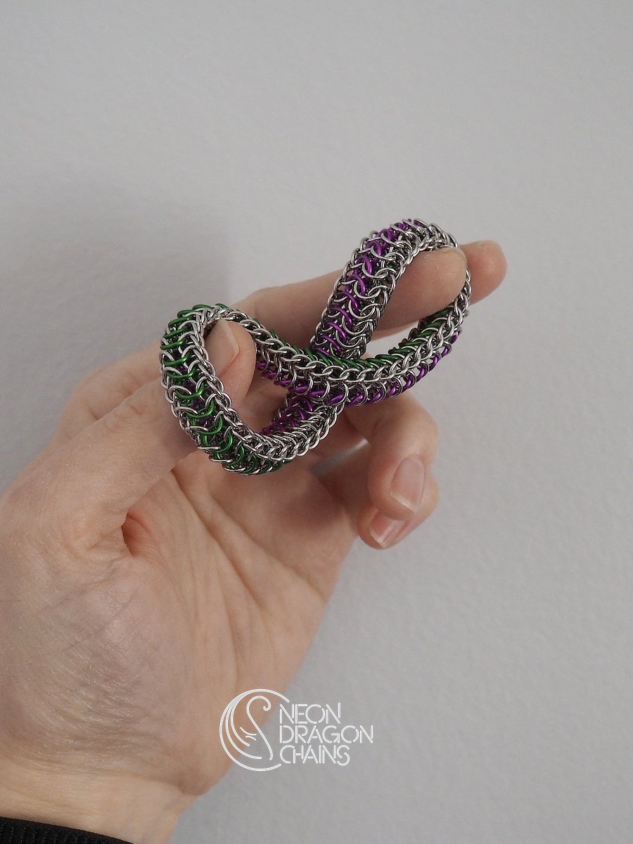 Mobius Fidget Toy / Green Purple Stripes product image (5)