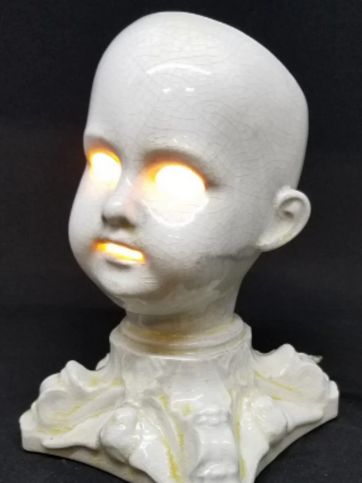 Original Creepy Doll Head Lamp product image (1)