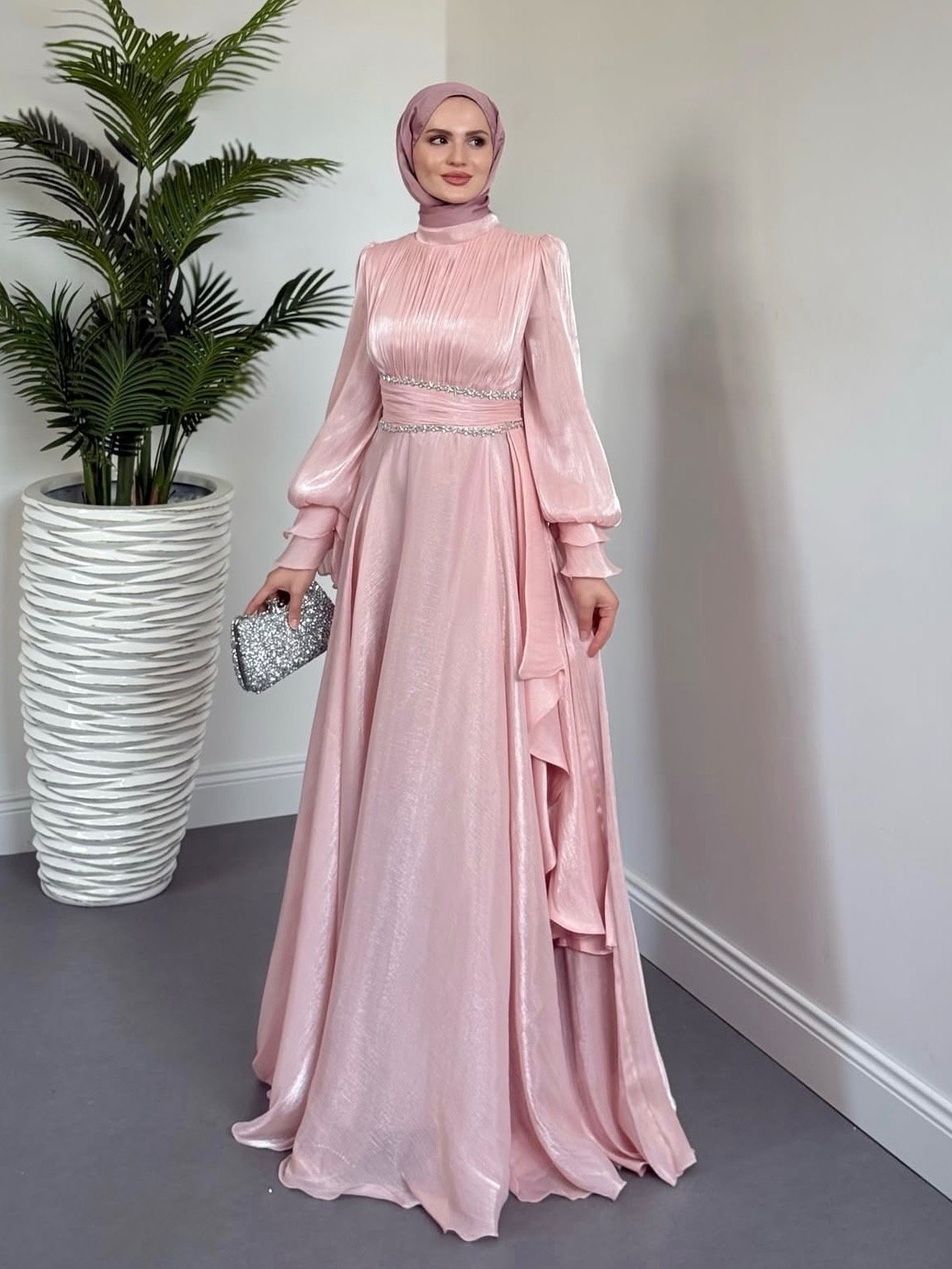 Luxury dress product image (6)