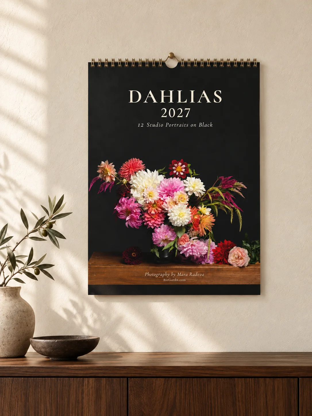 Dahlia Portraits 2027 - Printable Fine Art Calendar product image (1)