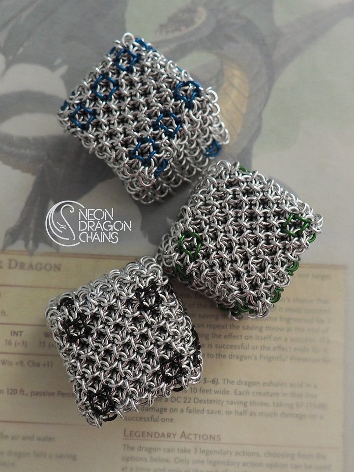 Chainmaille Jelly Cube Dice / Aluminum Version product image (1)