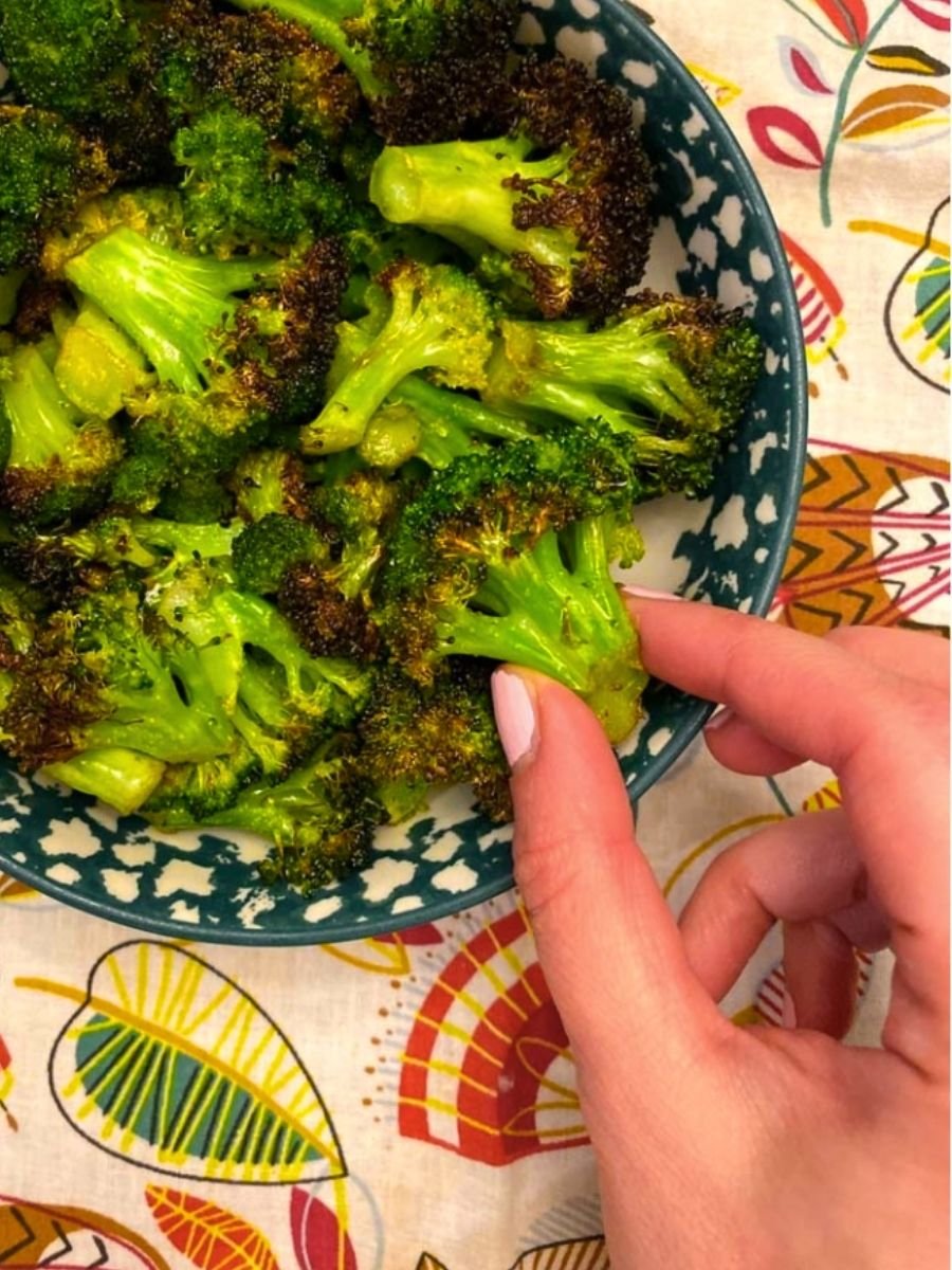 Easy Air Fryer: Simple Recipes For Everyday Cooking by Melanie Cooks [Digital Cookbook] product image (6)