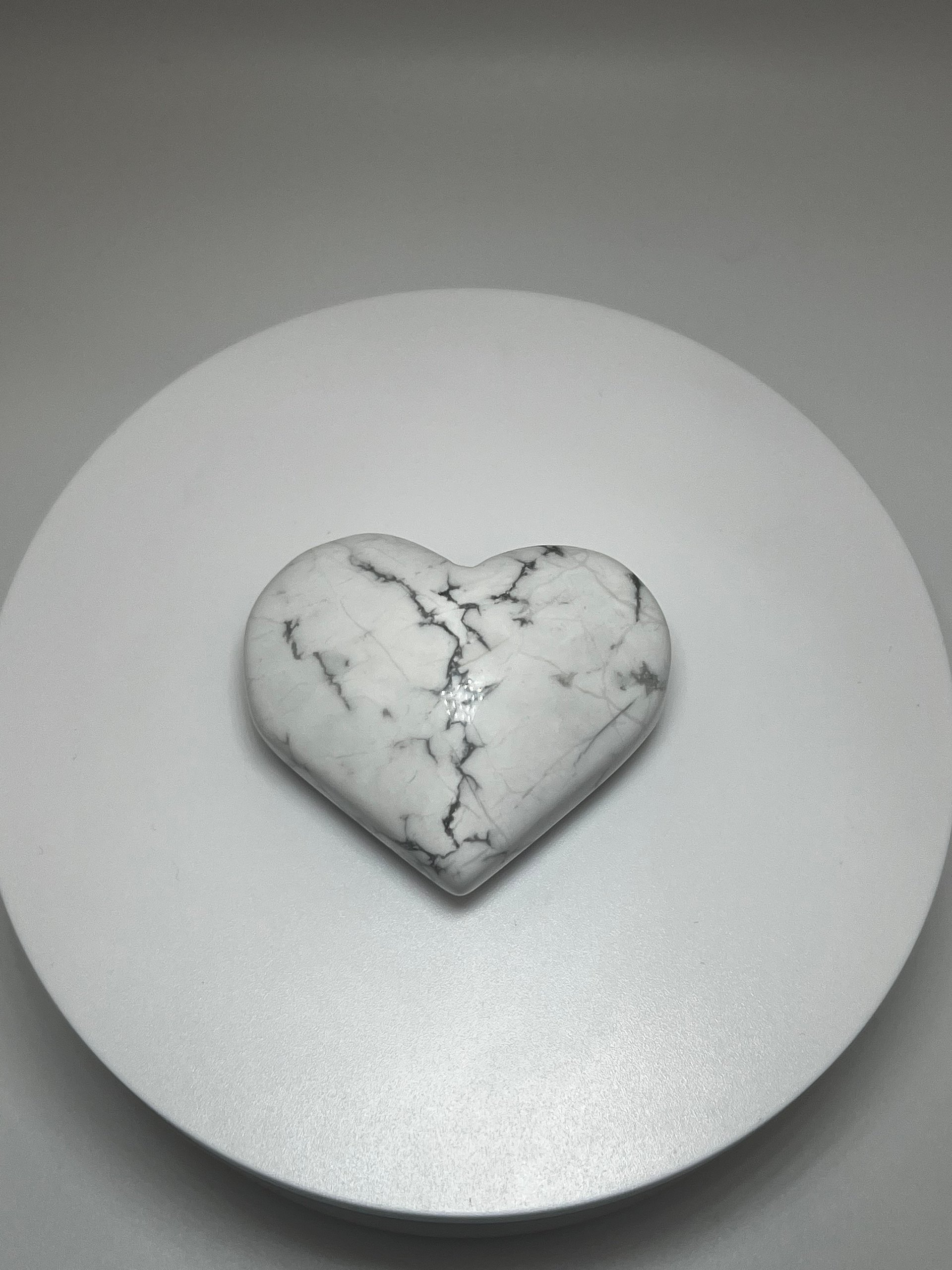 Howlite Worry Stone product image (1)