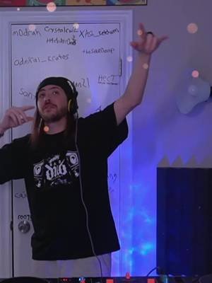 all I need is a track in the background, headphones loud, keep the blunt goin 'round! #WhatTheHookGonBe #MurphyLee #Dubstep #DJ #Twitch