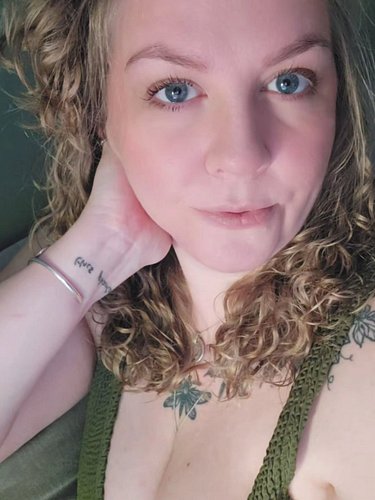 ✨Hot Goblin✨

Feeding the algo one selfie at a time
