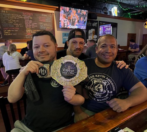 Last night Alex Squared* took the win over at @paddys_irish_pub_! Well, kind of Beef Candy actually took the W, but was worki...