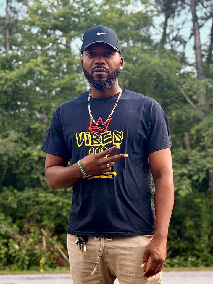 👑 Vibes Up Tee product image (2)