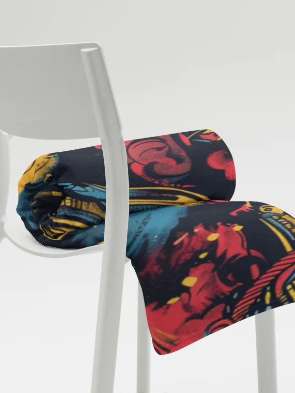 Japanese Samurai Throw Blanket | Vintage Oni Kabuto Fleece Blanket product image (15)