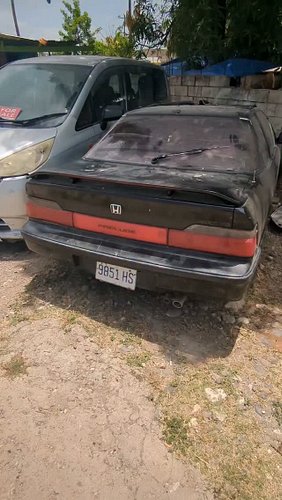 Random car spotting with a 3rd Generation Honda Prelude, such a rare sight these days in Jamaica. B20 engine with 4 Wheel ste...
