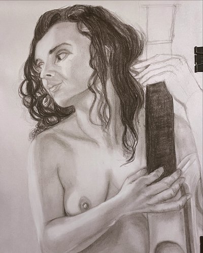 a charcoal sketch before thanksgiving. model @ewamaligranda 

#charcoal #charcoaldrawing #charcoalsketching #portraitdrawing ...