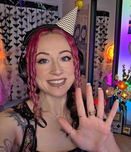 Here's to 5 whole years on @twitch 

5 year ago today I pressed the 