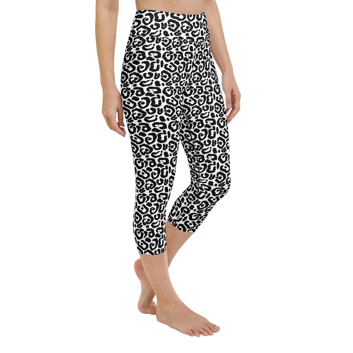 Black and White Leopard Print Yoga Capri Leggings product image (2)
