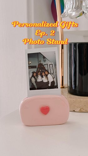 Last-minute Valentine’s gift idea 💌
This is a simple, handmade Polaroid photo stand I made with polymer clay. Small, personal...