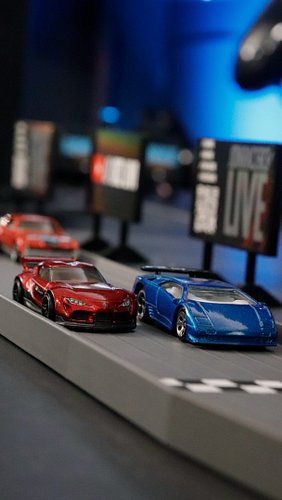 Can these cars defend their top 10 spots whie getting airborne?? 

#lamborghini #toyota #hotwheels #race #hotwheelstrack