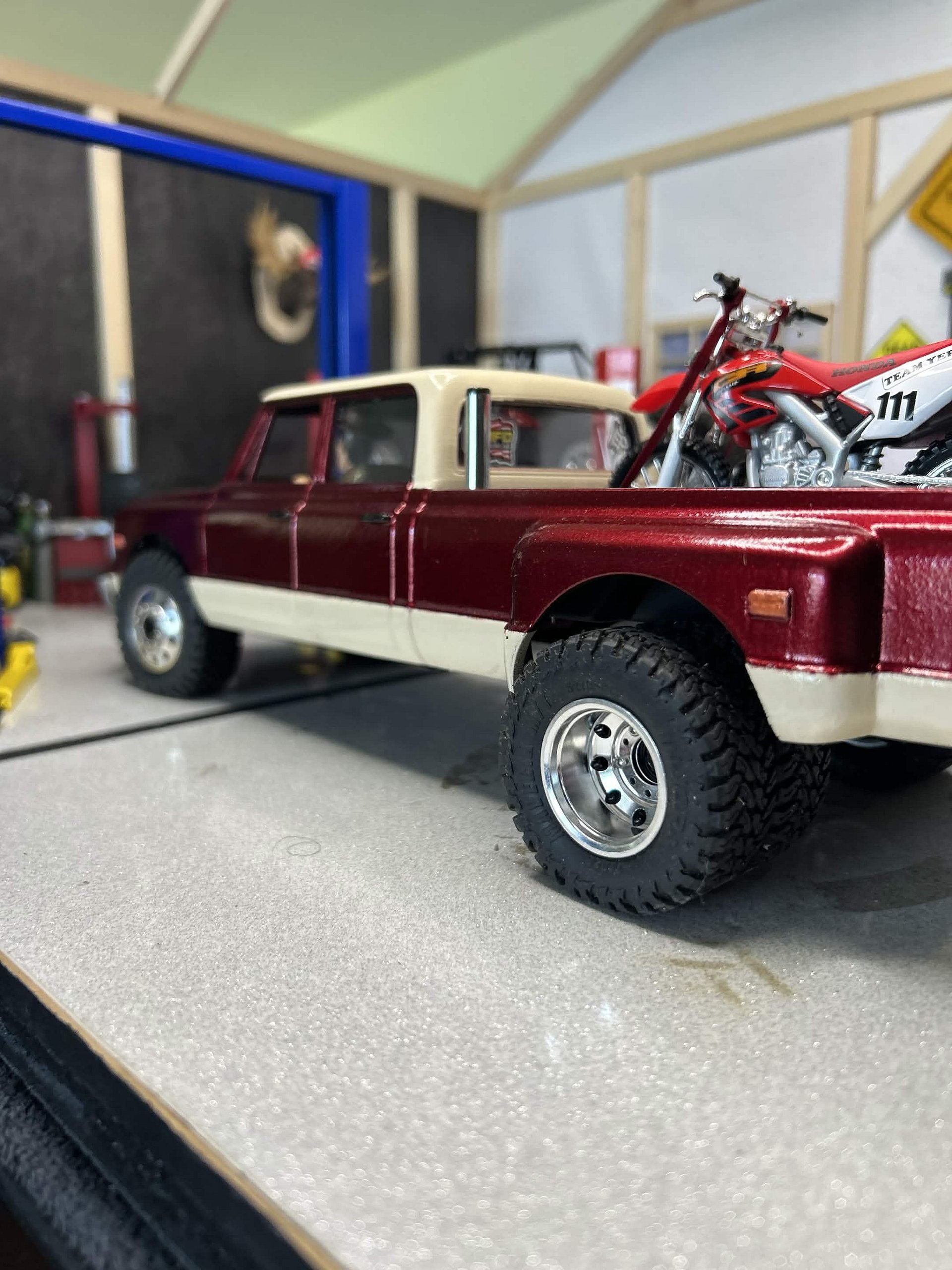 Dually product image (4)