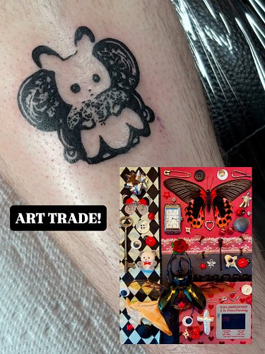 bartering!
traded a fairy calico critter tattoo for a beautiful pinned bug trinket shadow box from @daizysoda !!
So much fun ...