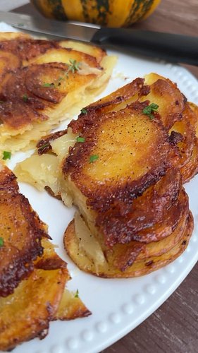 The world’s best potatoes with no trending audio. Meet my new obsession: this Potato Galette!✨

This dish is ridiculously eas...